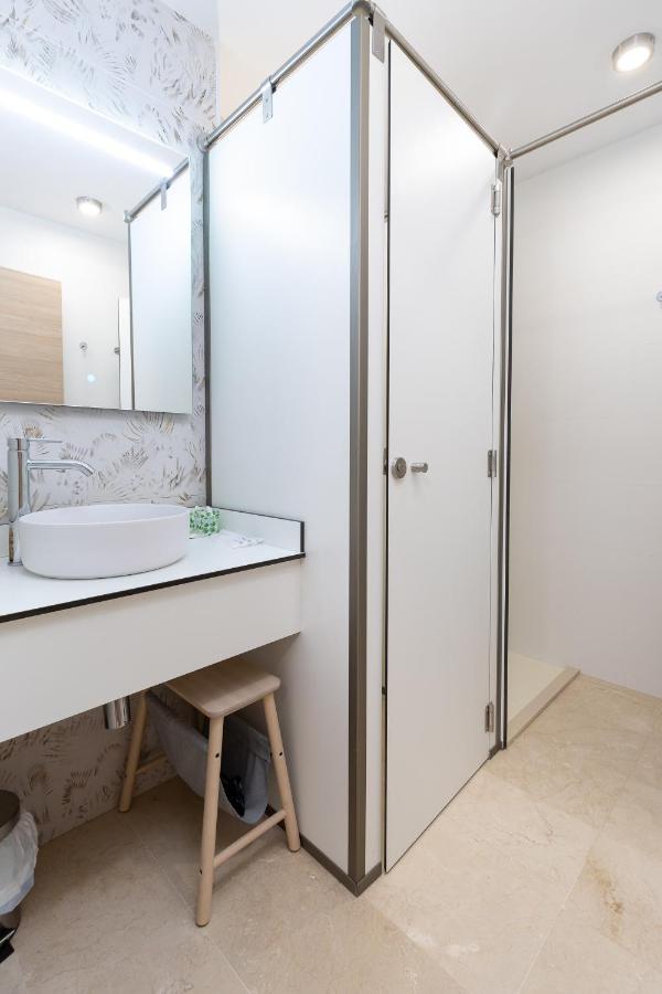 Travel Habitat La Marina Real Apartman Valencia Kültér fotó